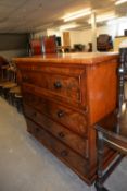 A LARGE MAHOGANY VICTORIAN CHEST OF FOUR DRAWERS, DEEP TOP DRAWER WITH TURNED KNOB HANDLES, 120cm
