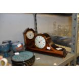 A REPRODUCTION EDWARDIAN STYLE MANTEL CLOCK, THE WHITE DIAL INSCRIBED 'KNIGHT AND GIBBINS,