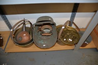A SELECTION OF BRASS AND COPPER WARES TO INCLUDE; 3 x BRASS JAM PANS, COAL SCUTTLE, COPPER PAN,