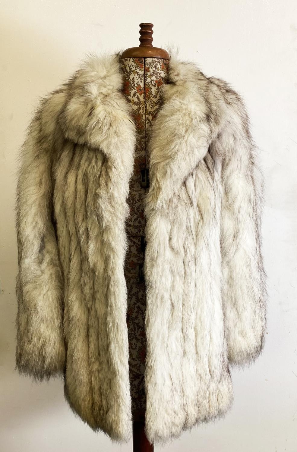 LADY'S SILVER FOX FUR THREE-QUARTER LENGTH JACKET, with short collar and single breasted hook
