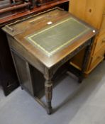 EARLY TWENTIETH CENTURY OAK DAVENPORT DESK WITH GREEN LEATHER INSET TOP WITH FIVE DRAWERS