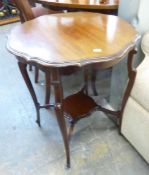 AN EARLY 20TH CENTURY MAHOGANY SHAPED CIRCULAR OCCASIONAL TABLE, ON FOUR SLENDER SEMI-CABRIOLE LEGS,