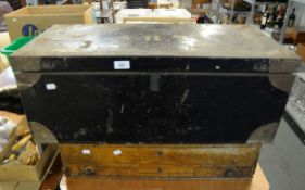 'MAPLES' SCUMBLE TOOL CHEST, NINETEENTH CENTURY AND A METAL TRUNK (2)