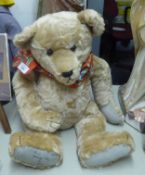 MARY HOLDEN LARGE TRADITIONAL TEDDY BEAR, ‘OTTO’ WITH BLOND FUR FABRIC, GLASS EYES, SUEDE PADS, WITH