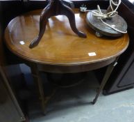 EDWARDIAN INLAID MAHOGANY OVAL OCCASIONAL TABLE, WITH OVAL UNDER PLATFORM, ON FOUR SQUARE TAPERING