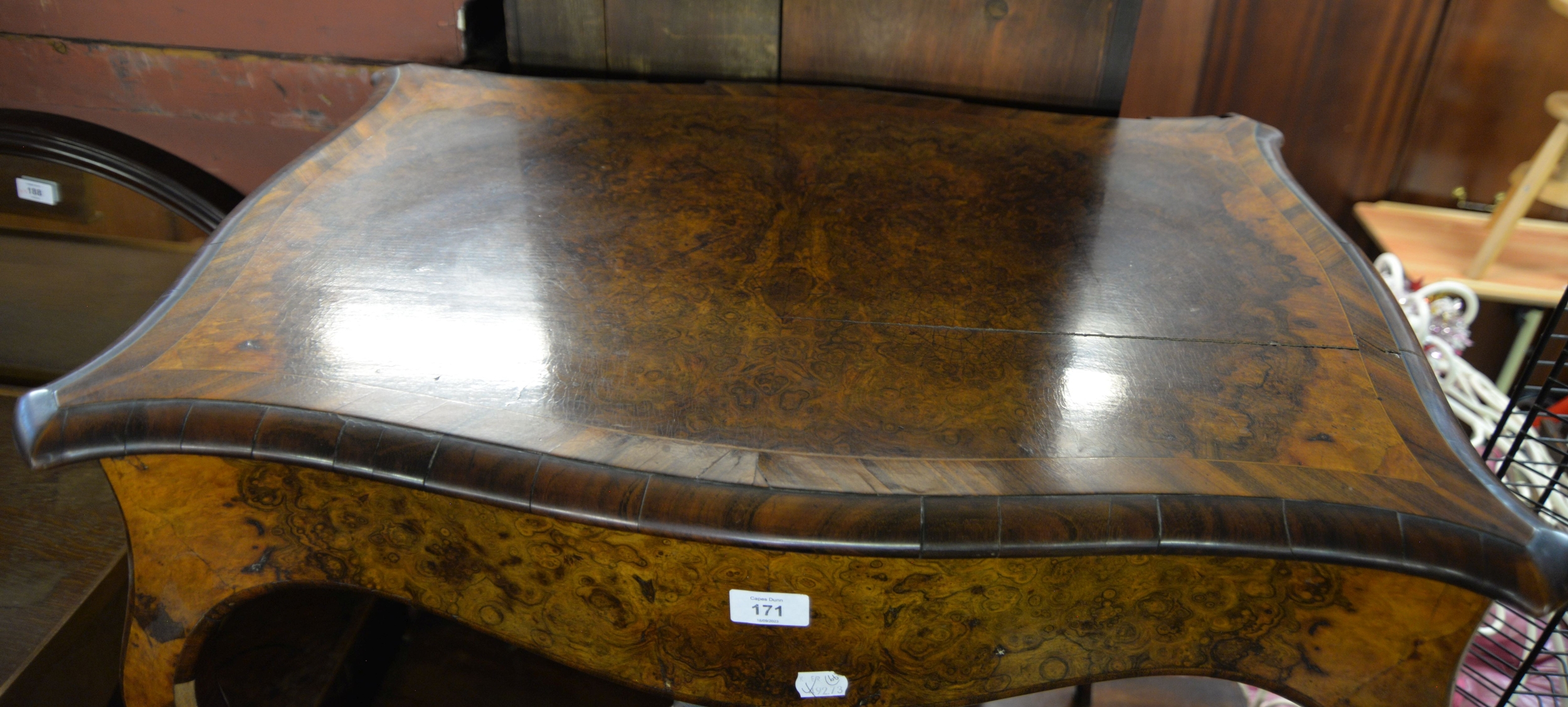 19TH CENTURY FRENCH STYLE SERPENTINE OBLONG SIDE TABLE, ON FOUR SLENDER CABRIOLE LEGS, (TOP - Image 2 of 2