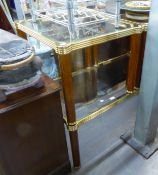 A LARGE RECTANGULAR GILT FRAME COFFEE TABLE, HAVING BEVELLED INSET GLASS AND A PAIR OF MATCHING