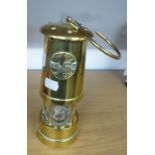 VALLEY CRAFT VINTAGE RAILWAYMAN’S PARAFFIN SAFETY LAMP
