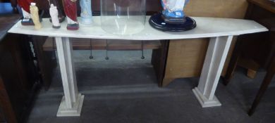 A MODERN CREAM COLOURED MARBLE CONSOLE TABLE, HAVING CURVED LONG NARROW TOP, (184cm long x 41cm deep