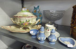 FRENCH FAIENCE LARGE SOUP TUREEN, COVER AND STAND (A.F.), AN ITALIAN POTTERY VASE AND A LARGE