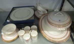SPODE 'KENSINGTON' PATTERN DINNER WARES TO INCLUDE; 4 LARGE MEAT PLATES, TUREEN AND COVER, GRAVY
