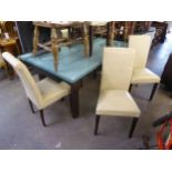 A CALLIGARIS GLASS TOP EXTENDING DINING TABLE AND SIX CREAM LEATHER CHAIRS (7)