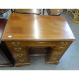 QUEEN ANNE STYLE SMALL KNEEHOLE DESK, WITH SEVEN DRAWERS