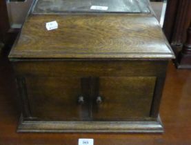 HMV 109 OAK CASED GRAMOPHONE