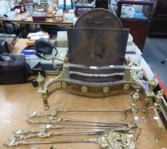 BRASS GAS FIRE IN NEOCLASSICAL STYLE, TOGETHER WITH TWO FIRE DOGS, BRASS COAL SHOVEL, TWO FIRE