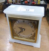 ELLCOTT MANTEL CLOCK WITH MECHANICAL MOVEMENT, BRASS AND SILVERED ROMAN DIAL, IN WHITE ONYX
