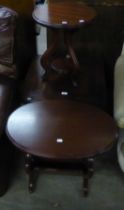 SQUARE TABLE, ROUND OCCASIONAL TABLES AND AN OVAL MAGAZINE RACK (3)
