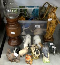 BESWICK AND WEDGWOOD MODELS OF BIRDS, AN ART GLASS MODEL OF AN OTTER, OTHER ANIMAL ORNAMENTS, SUNDRY