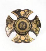 PIQUET WORK GOLD INLAID TORTOISESHELL BROOCH, of Maltese cross shape, 1 1/4in (3.2cm) wide, the