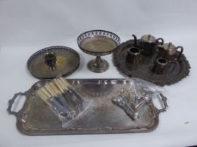 MIXED LOT OF ELECTROPLATE, to include: OBLONG TWO HANDELD TRAY, 20” x 10” (50.8cm x 25.4cm),