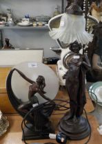 A SPELTER ART NOUVEAU STYLE FEMALE FIGURAL ELECTRIC TABLE LAMP, WITH FROSTED SHADE AND AN ART DECO