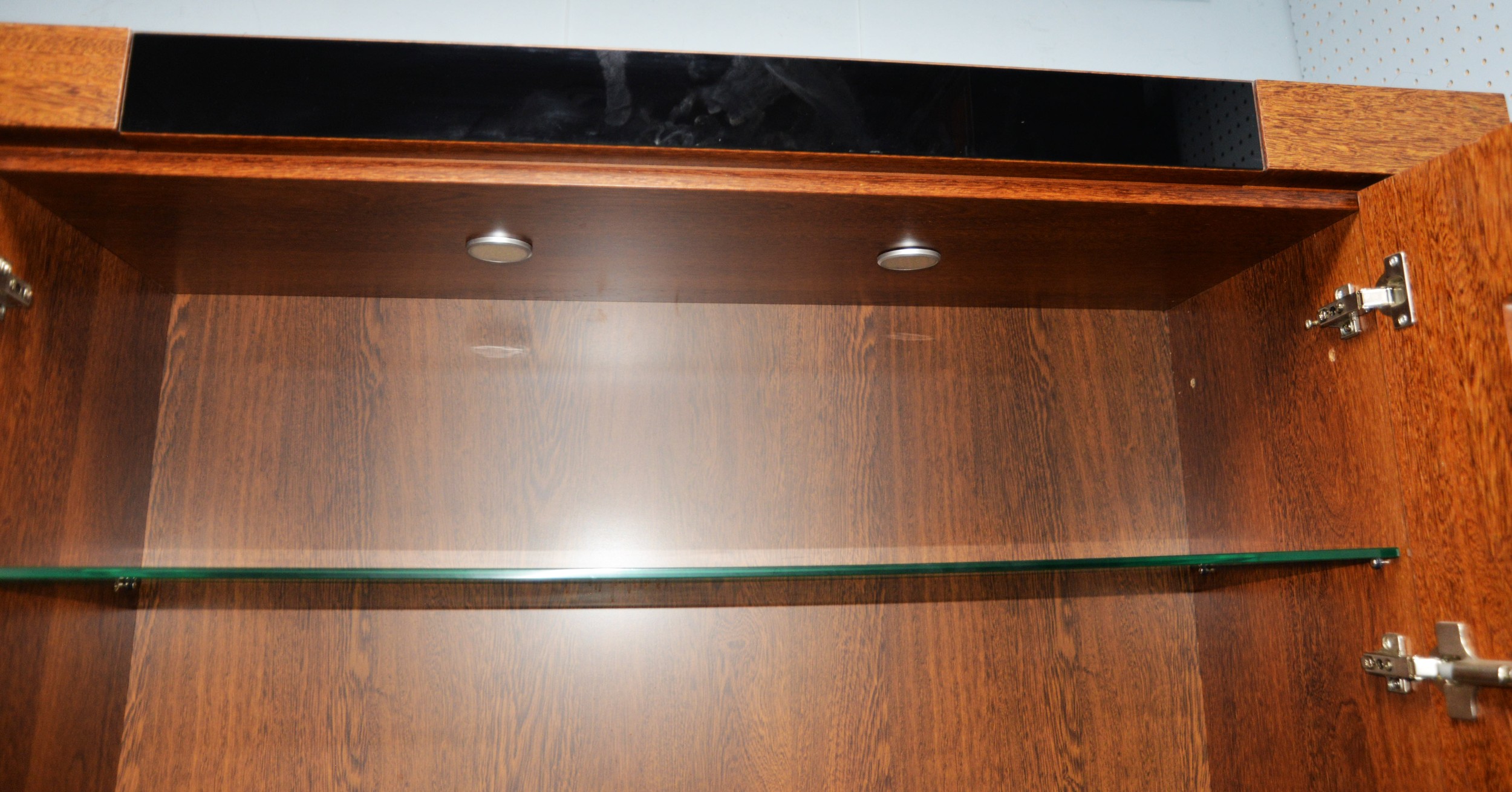 MODERN DISPLAY CABINET, with a pair of glazed cupboard doors enclosing three shelves, set above a - Image 3 of 4