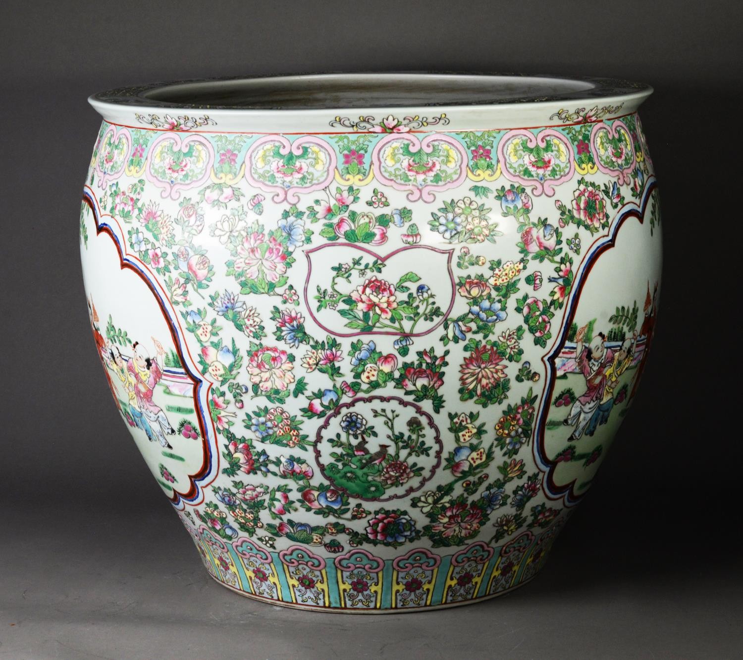 A PAIR OF LARGE CHINESE REPUBLIC PERIOD PORCELAIN FAMILLE ROSE GOLDFISH BOWLS, the reserves - Image 3 of 3