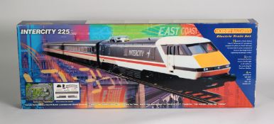 HORNBY: Intercity 225 electric train set and fold-out track plan