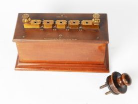 CAMBRIDGE AND PAUL INSTRUMENT CO. LTD. MAHOGANY AND BRASS ELECTRIC TELEGRAPH/RESISTANCE MACHINE