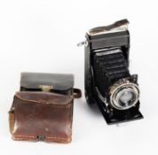 VINTAGE ZEISS IKON 'KLIO' 120 ROLL FILM CAMERA with bellows folding front with Zeiss Ikon 1:4.5 f=