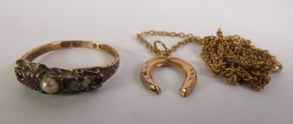 A SINGLE 9ct GOLD HALF-HOOP EARRING; A SMALL 9ct GOLD HORSESHOE PENDANT, on a rolled gold fine chain