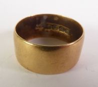 18ct GOLD VERY BROAD WEDDING RING, ring size P/Q, 7.6gms