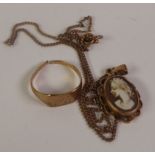 A 9CT GOLD SHELL CAMEO PENDANT ON A FINE CHAIN NECKLACE, Birmingham 1992, pendant 2.5cm by 1.4cm;