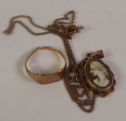 A 9CT GOLD SHELL CAMEO PENDANT ON A FINE CHAIN NECKLACE, Birmingham 1992, pendant 2.5cm by 1.4cm;