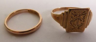 9CT GOLD MONOGRAMMED SIGNET RING, Birmingham 1940, ring size Q1/2; and a 9CT GOLD BAND RING,