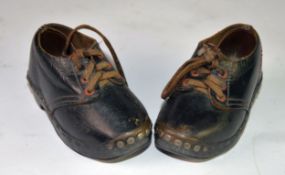 YOUNG CHILD'S PAIR OF BROWN LEATHER CLOGS, 5 1/2in (14cm) long