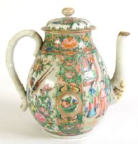 19th CENTURY CHINESE FAMILLE ROSE PORCELAIN OVULAR TEAPOT, painted in reserves with groups of