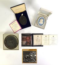 WEDGWOOD BLACK BASALT MEMORIAL MEDALLION OF H.R.H. DUKE OF WINDSOR 1894 - 1972 (King Edward VIII),