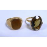 9ct GOLD SIGNET RING, the top set with an oblong tiger’s eye stone, ring size Q/R and a 9ct GOLD