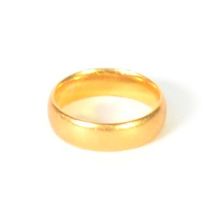 22ct GOLD BROAD WEDDING RING, 5.5gms, ring size H