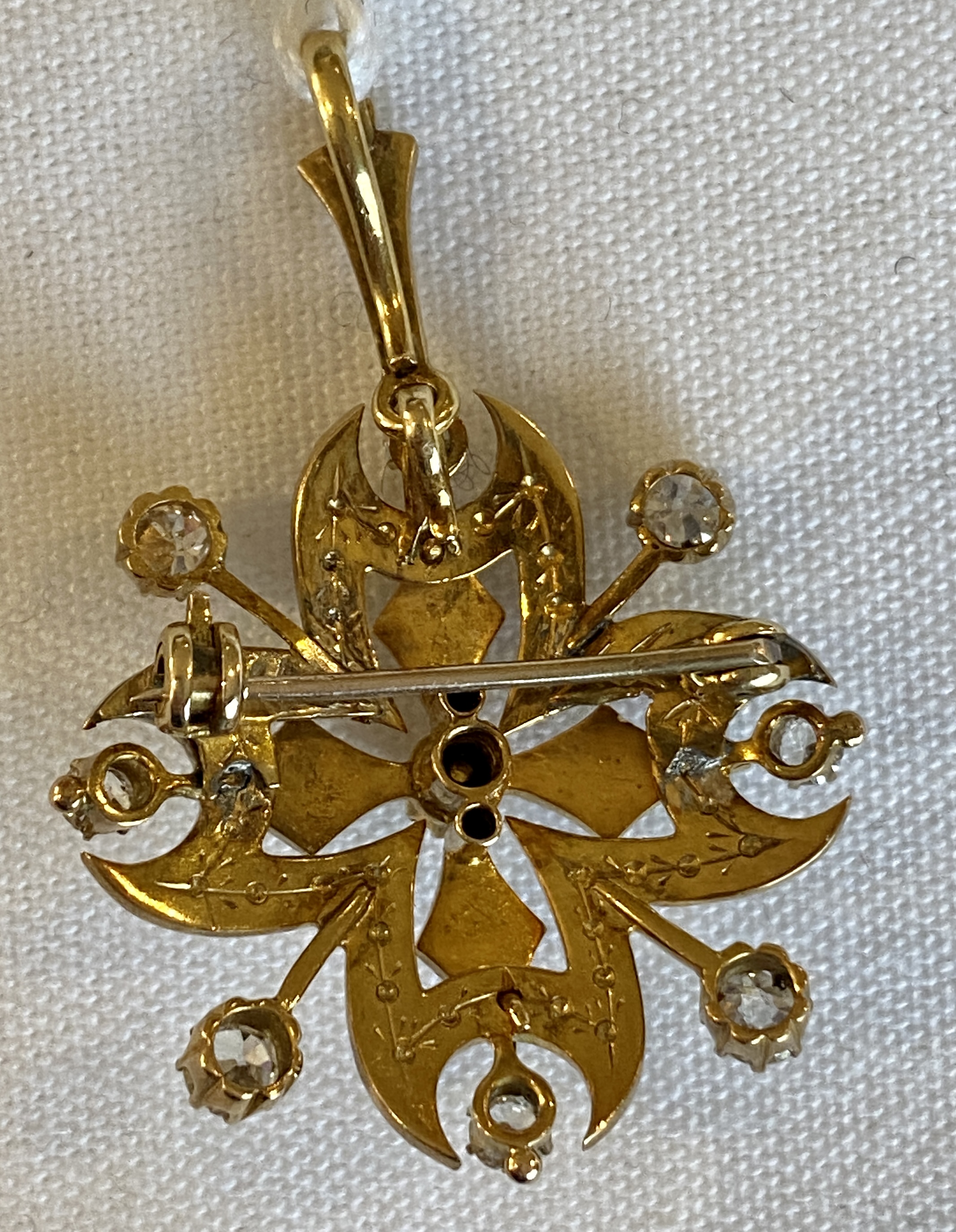 An Edwardian diamond-set, half pearl and yellow gold locket/brooch - Image 3 of 3