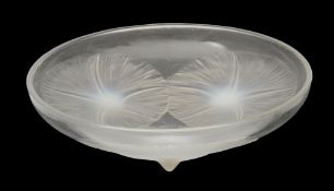Rene Laique (1860-1945) A Volubilis pattern opalescent glass bowl
