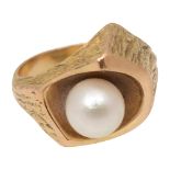 A mid 20th century cultured pearl abstract ring