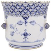 A Royal Copenhagen porcelain 'Musselmalet' blue lace bottle cooler No 1/1048 c.1900