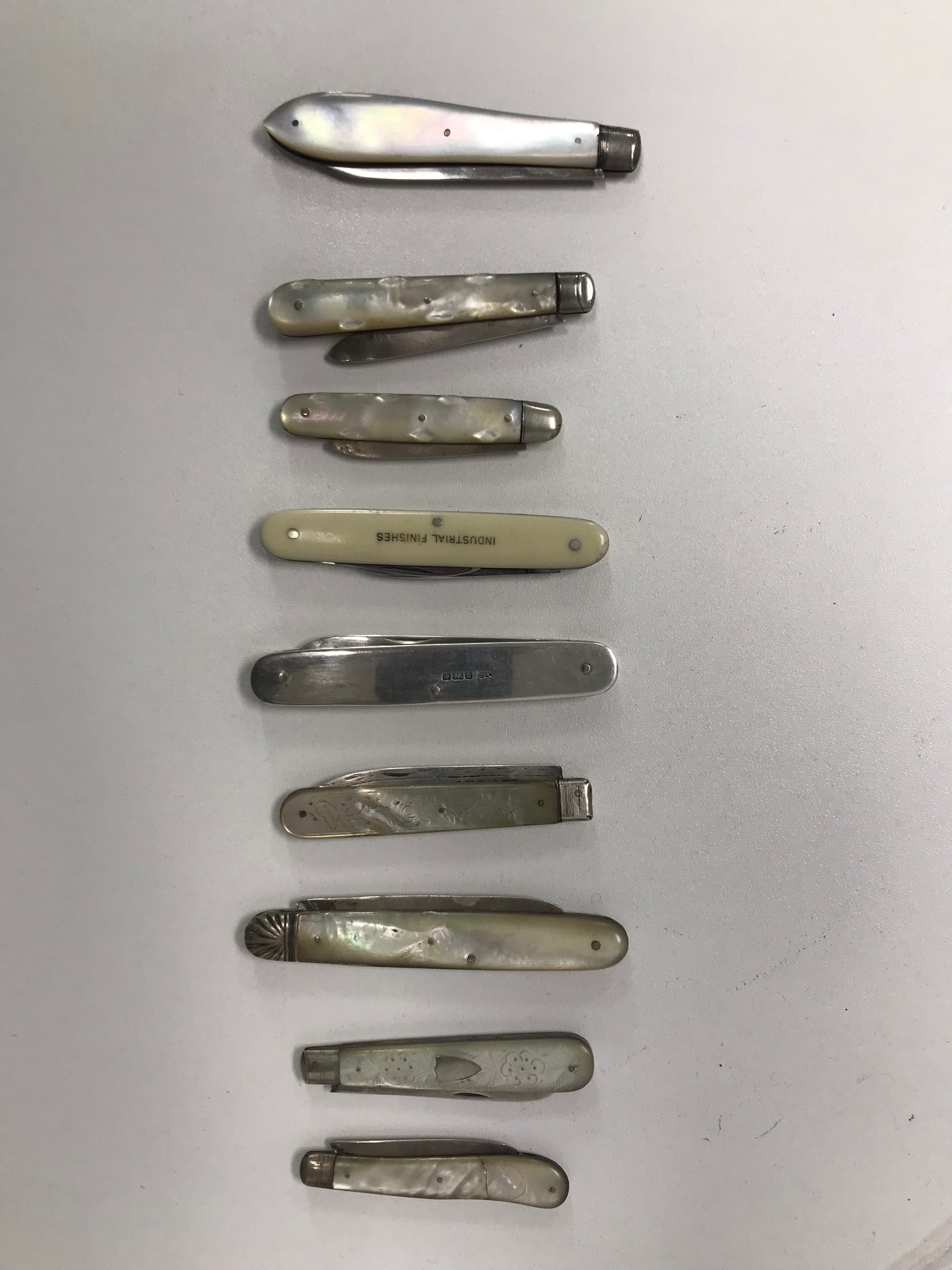 Victorian and later silver bladed folding fruit knives - Image 2 of 4