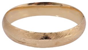 A hinged bangle