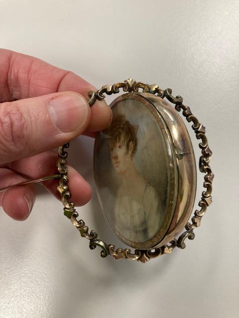 19th century Continental School. A portrait miniature of a young lady - Image 4 of 4