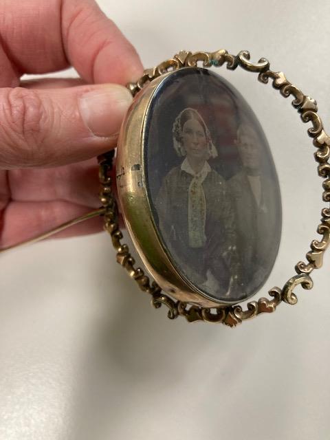 19th century Continental School. A portrait miniature of a young lady - Image 3 of 4