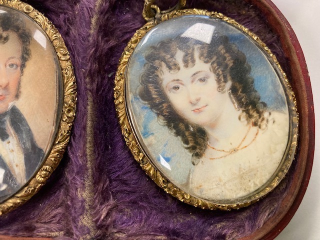 Early 19th century School. A cased pair of portrait miniatures c.1830 - Image 5 of 6