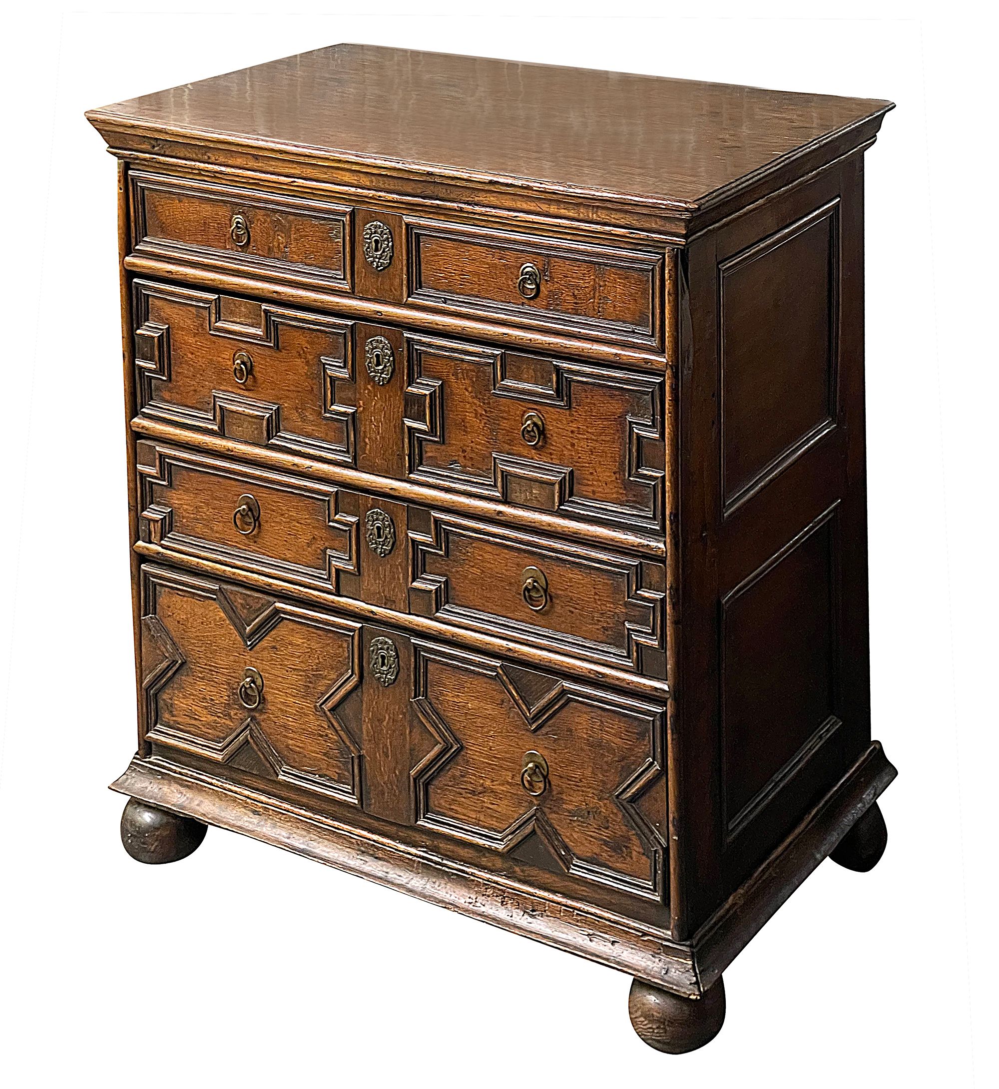 Charles II style oak chest of drawers - Image 2 of 5